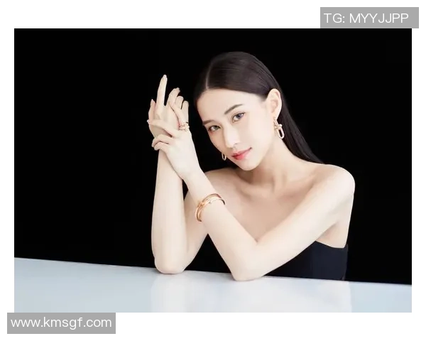 娱乐圈明星与足球明星的交集与碰撞探讨他们的生活与事业背后的故事